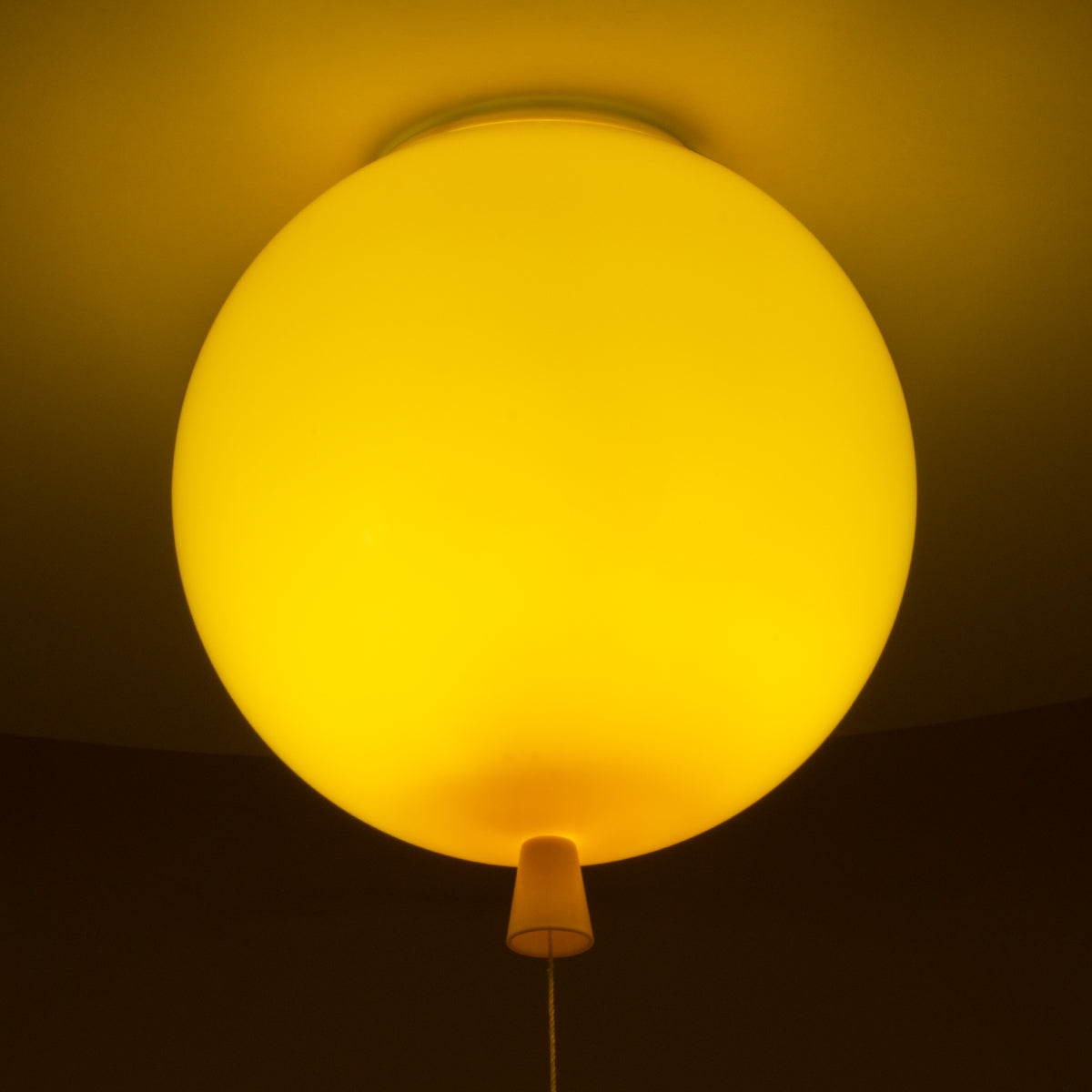 GloboStar® BALLOON 00651 Παιδικό Φωτιστικό Οροφής Μπάλα Μονόφωτο 1 x E27 IP20 Κίτρινο Πλαστικό με Ασημί Μέταλλο - Μ30 x Π30 x Υ33cm - ledmania.gr
