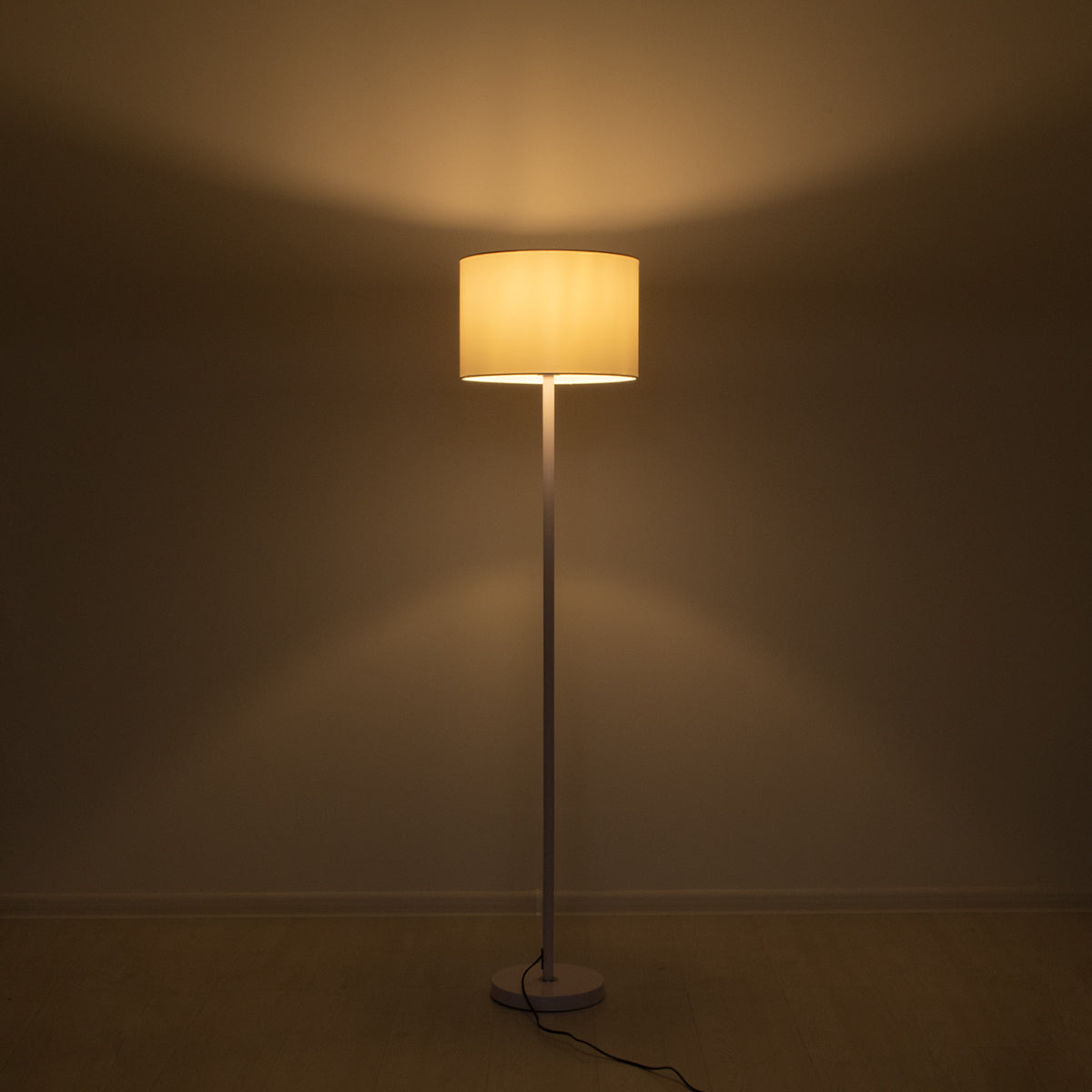 GLOBOSTAR® ASHLEY 00823 Μοντέρνο Επιδαπέδιο Φωτιστικό με Ντουί 1 x E27 AC 220-240V IP20 - Λευκό - Μ35 x Π35 x Υ145cm