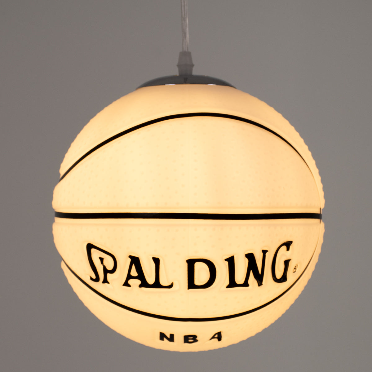GLOBOSTAR® SPALDING NBA 01031 Παιδικό Κρεμαστό Φωτιστικό Οροφής με Ντουί 1 x E27 AC 220-240V IP20 - Λευκό & Μαύρο - Μ25 x Π25 x Υ25cm - ledmania.gr