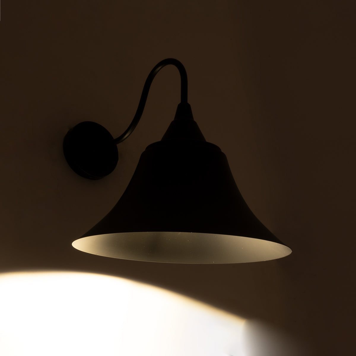 GloboStar® BELL 01038 Vintage Επιτοίχιο Φωτιστικό Απλίκα Μονόφωτο 1 x E27 IP20 Μαύρο Μέταλλο - Μ35 x Π28.5 x Υ30cm - ledmania.gr