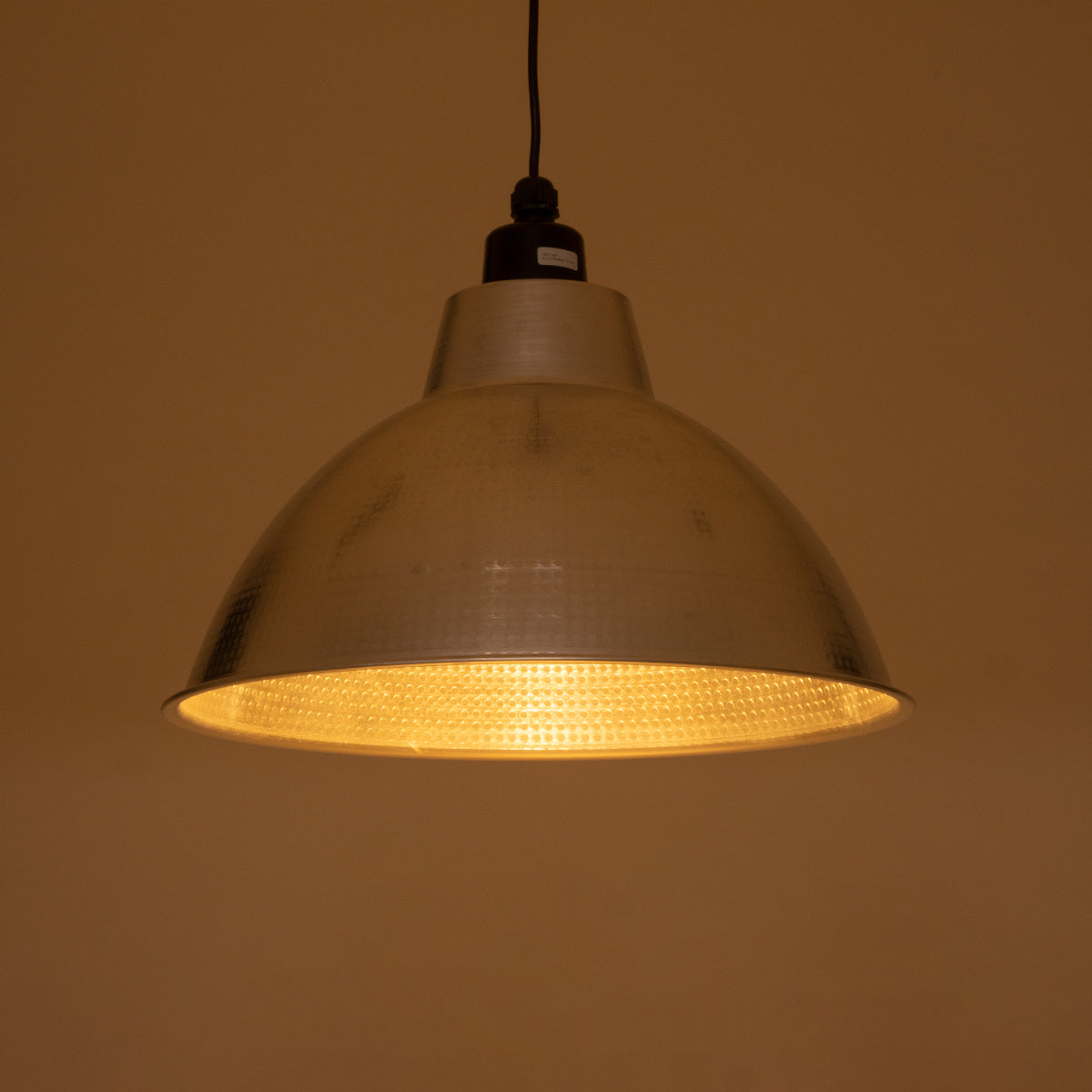 GLOBOSTAR® LOUVE 01178 Vintage Κρεμαστό Φωτιστικό Οροφής με Ντουί 1 x E27 AC 220-240V IP20 - Ασημί - Μ40 x Π40 x Υ30cm
