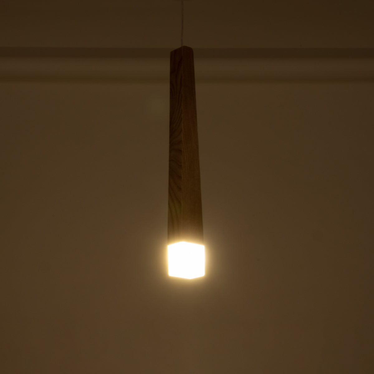 GloboStar® CALISTA 01252 Μοντέρνο Κρεμαστό Φωτιστικό Οροφής LED AC220-240V IP20 - Μ4 x Π3 x Υ33cm - Μπεζ Ξύλινο - Θερμό Λευκό 3000K - 5 Χρόνια Εγγύηση - ledmania.gr