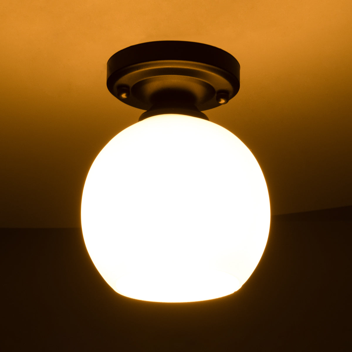 GloboStar® MAURA 01318 Μοντέρνο Φωτιστικό Οροφής Καμπάνα Μονόφωτο 1 x E27 IP20 Λευκό Γυαλί με Μαύρο Μέταλλο - Μ15 x Π15 x Υ18cm - ledmania.gr