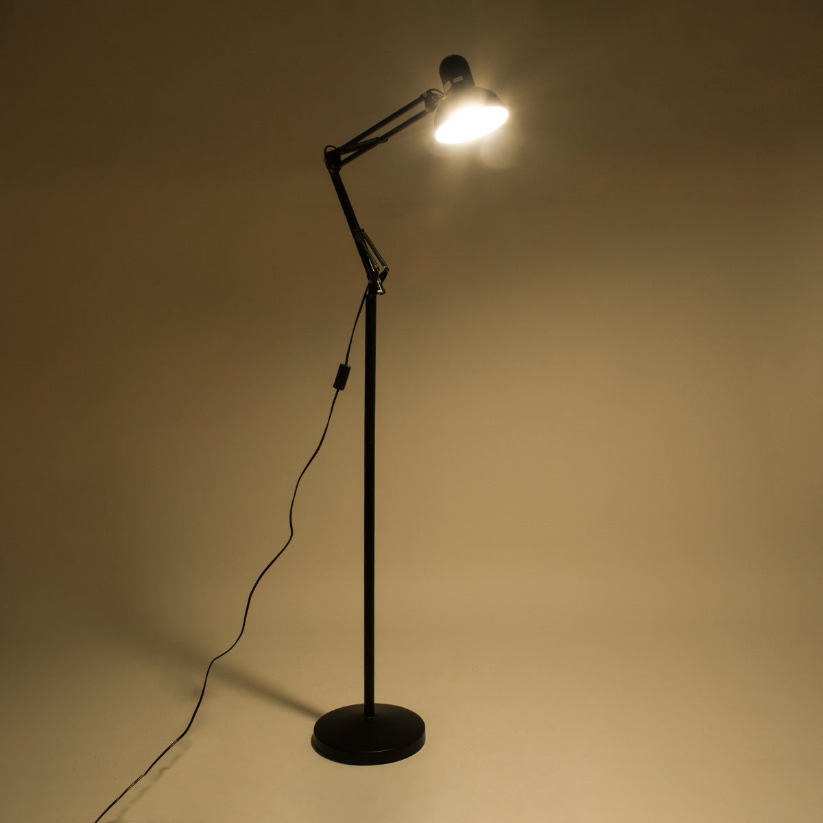 GLOBOSTAR® AUDREY 01468 Vintage Επιδαπέδιο Φωτιστικό με Ντουί 1 x E27 AC 220-240V IP20 - Μαύρο - Μ15 x Π15 x Υ190cm - ledmania.gr
