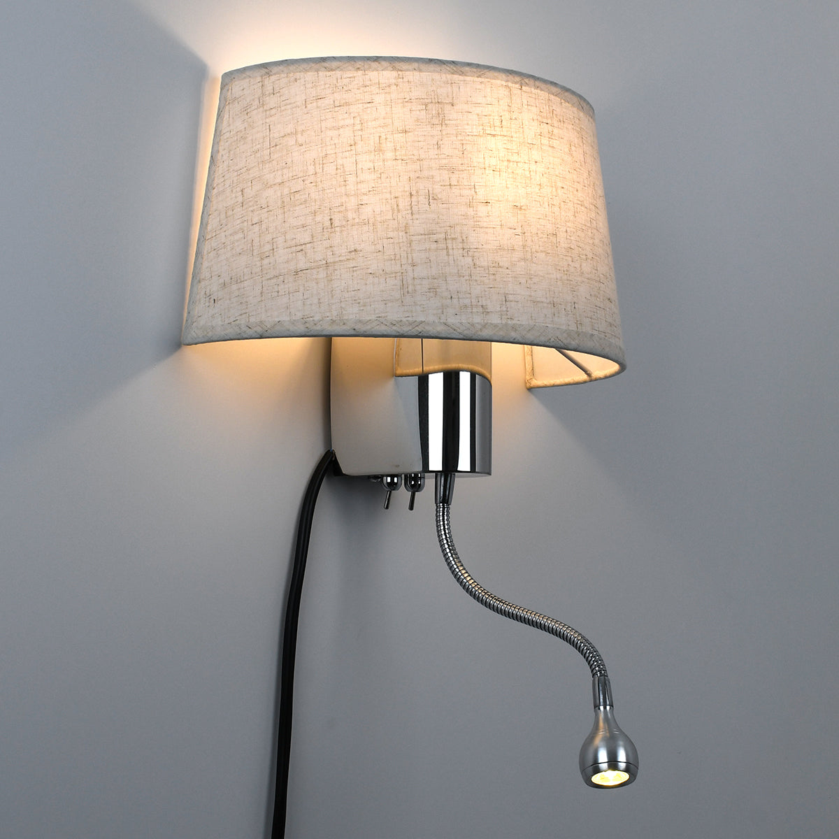 GloboStar® ELEGANT 01493 Μοντέρνο Επιτοίχιο Φωτιστικό Απλίκα με LED Βραχίονα Δίφωτο 1 x E27 IP20 Λευκό Ύφασμα με Ασημί Μέταλλο - Μ26.5 x Π15 x Υ43cm - ledmania.gr