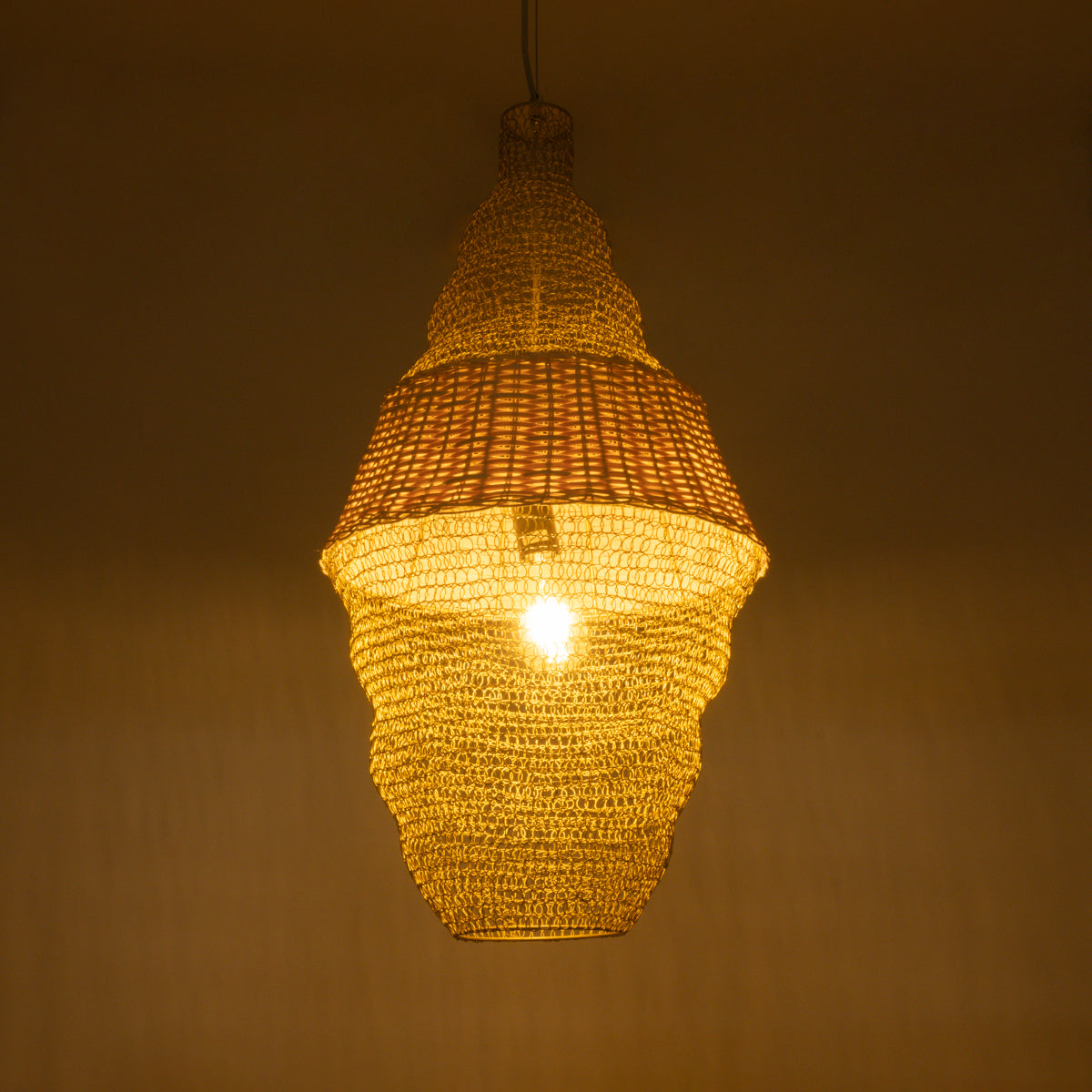 GloboStar® KENTUCKY 01910 Vintage Κρεμαστό Φωτιστικό Οροφής Μονόφωτο 1 x E27 AC220-240V IP20 - Φ40 x Υ80cm - Μπεζ Μεταλλικό με Μπαμπού Πλέγμα - 5 Χρόνια Εγγύηση - ledmania.gr