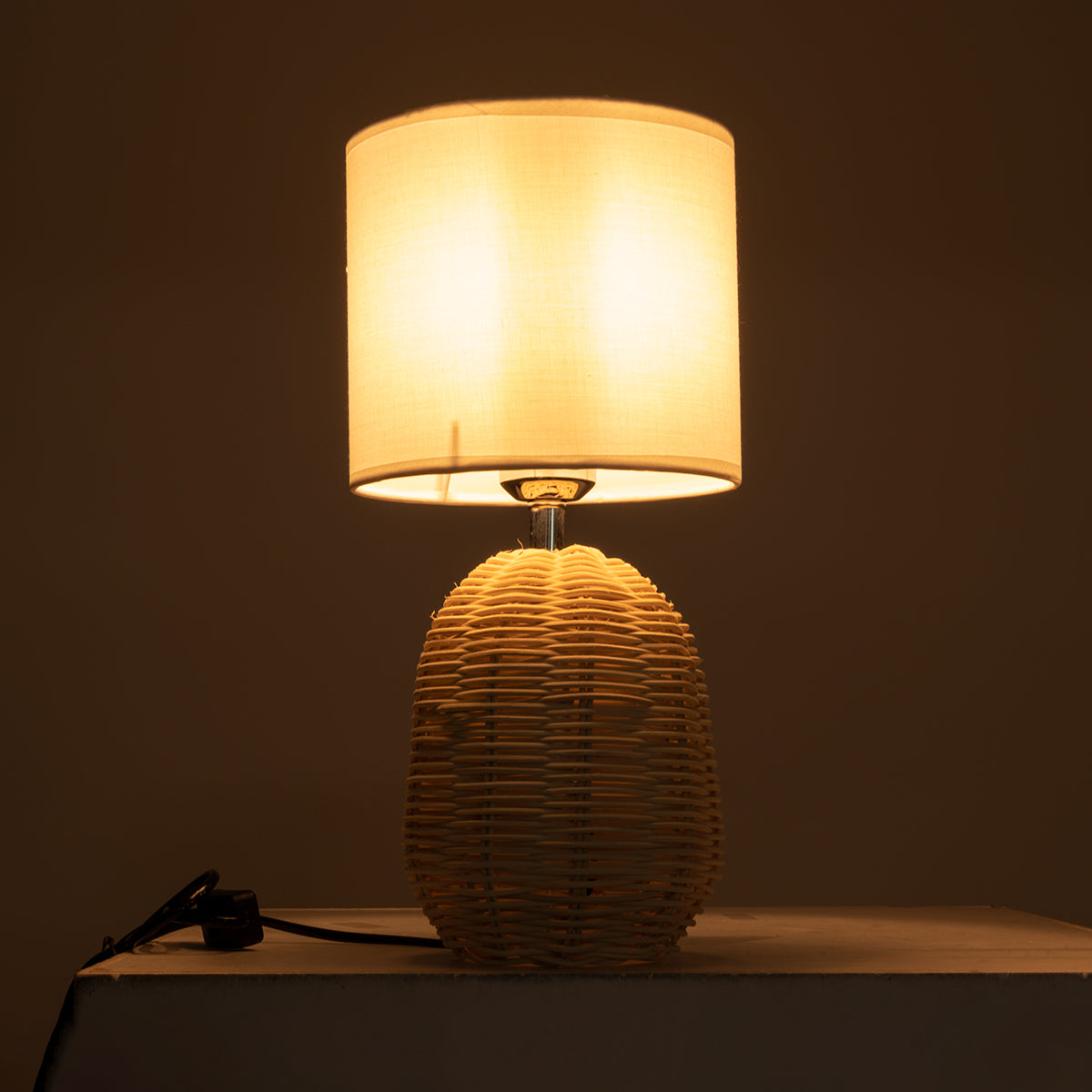 GLOBOSTAR® HASUMI 01958 Boho Επιτραπέζιο Φωτιστικό Πορτατίφ με Ντουί 1 x E27 AC 220-240V IP20 - Μπεζ & Λευκό - Μ18 x Π18 x Υ36cm - ledmania.gr