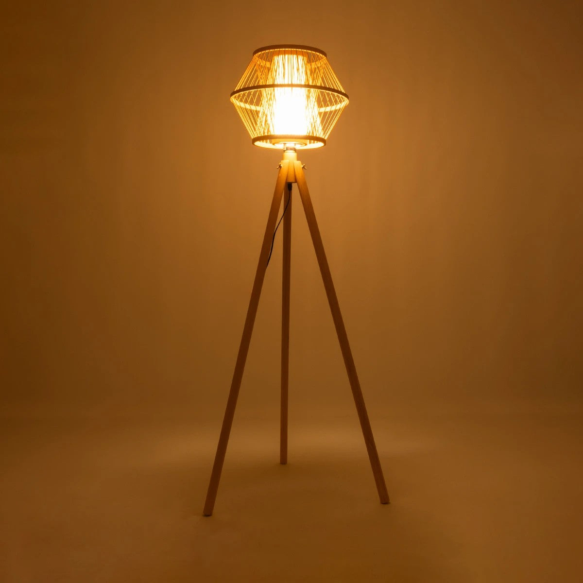 GloboStar® POPPY 01985 Boho Επιδαπέδιο Φωτιστικό Μονόφωτο 1 x E27 IP20 Μπεζ Ξύλο - Μ58 x Π58 x Υ151cm - ledmania.gr