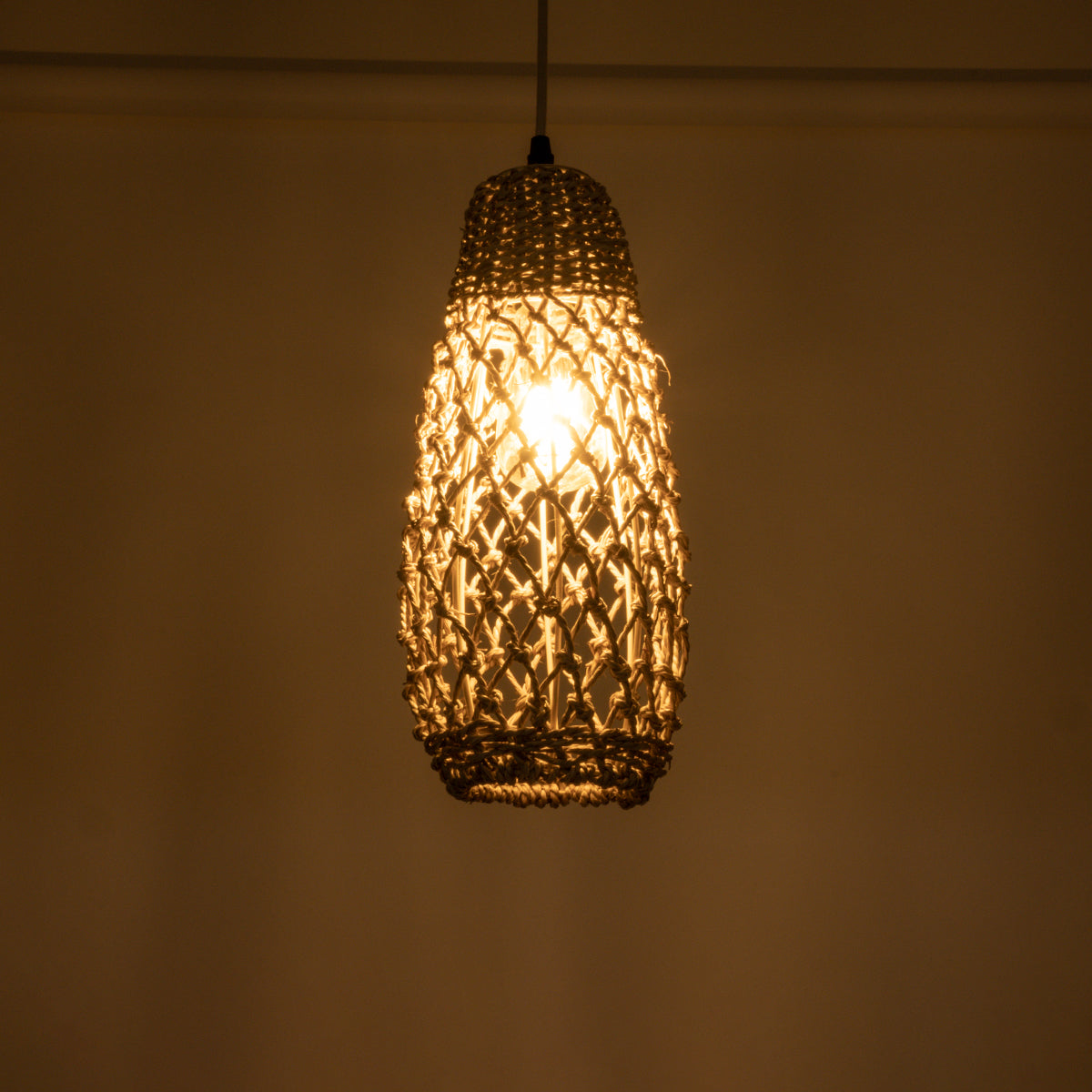 GLOBOSTAR® ECUADOR 02119 Boho Κρεμαστό Φωτιστικό Οροφής με Ντουί 1 x E27 AC 220-240V IP20 - Μπεζ - Μ15 x Π15 x Υ35cm - ledmania.gr