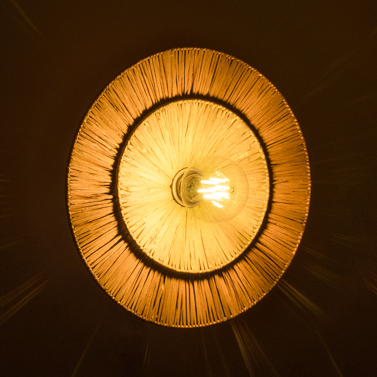 GloboStar® COLOMBO 02278 Boho Φωτιστικό Τοίχου - Απλίκα Μονόφωτο 1 x E27 AC 220-240V IP20 - Φ40 x Υ9cm - Μπεζ με Μπεζ Καφέ Φυσική Ράφια Άχυρο Πλέγμα - ledmania.gr