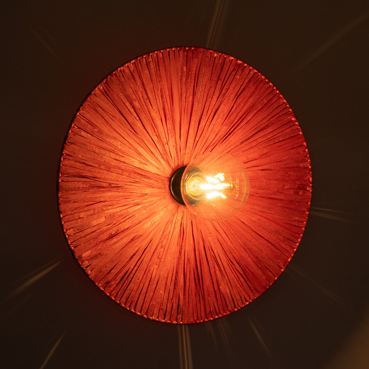 GloboStar® COLOMBO 02281 Boho Φωτιστικό Τοίχου - Απλίκα Μονόφωτο 1 x E27 AC 220-240V IP20 - Φ40 x Υ9cm - Κόκκινη Φυσική Ράφια Άχυρο Πλέγμα - ledmania.gr