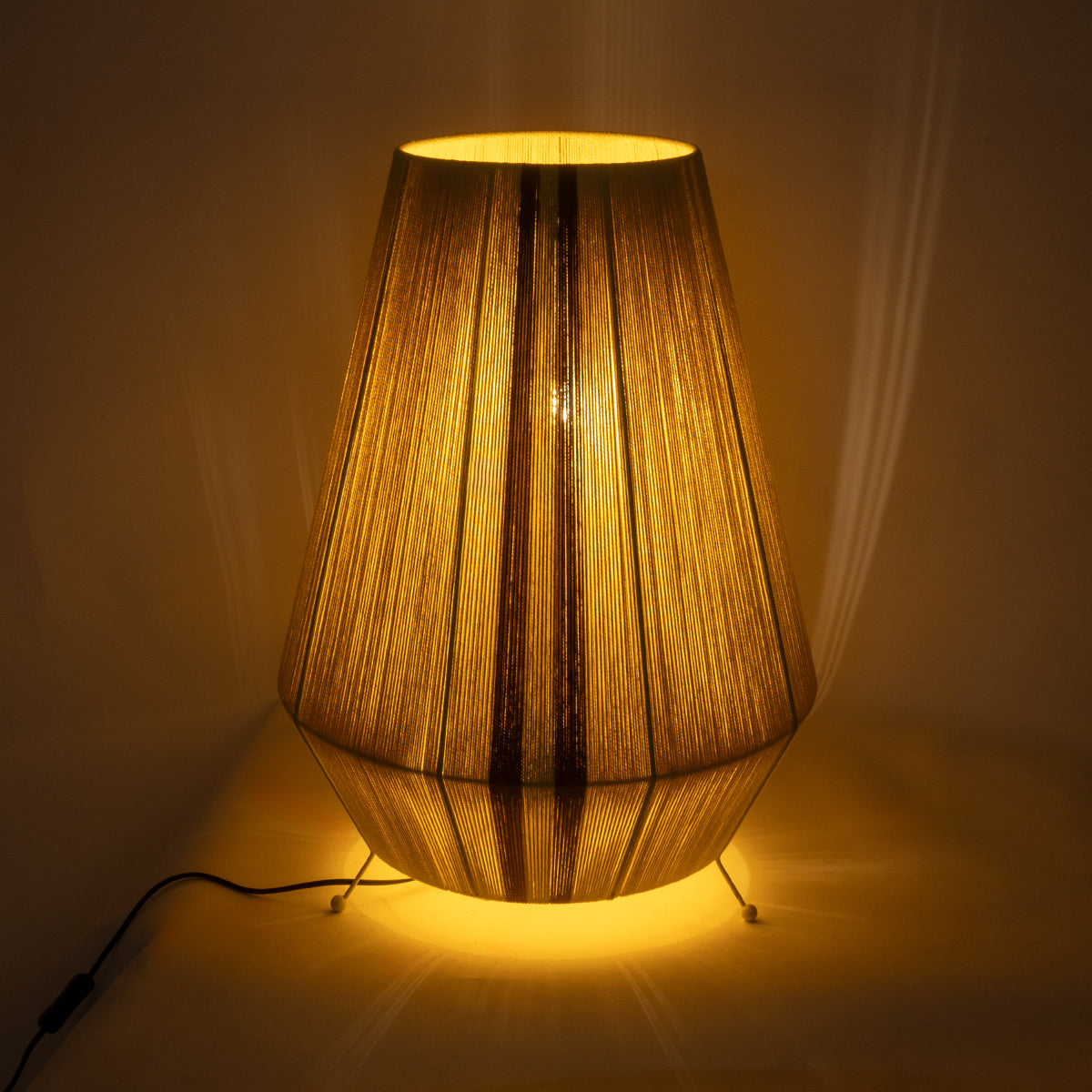 GloboStar® HABANA 02331 Boho Επιδαπέδιο Φωτιστικό Μονόφωτο 1 x E27 AC220-240V IP20 - Φ50 x Υ70cm - Μπεζ με Καφε και Κίτρινο Λεπτό Νήμα Βαμβακερό Πλέγμα - 5 Χρόνια Εγγύηση - ledmania.gr