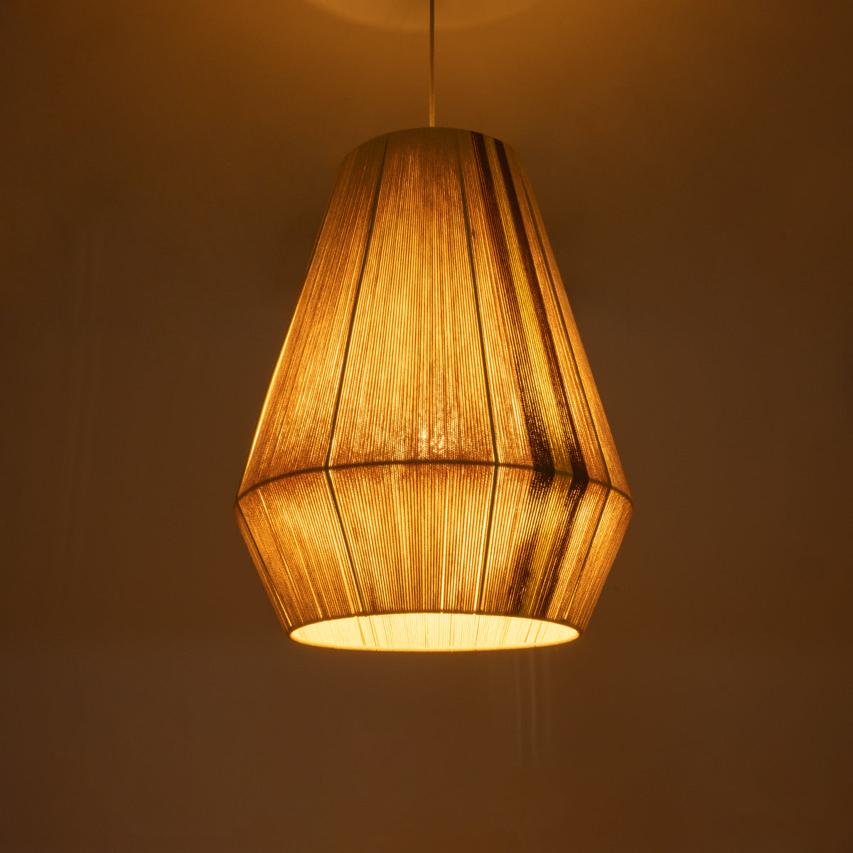 GloboStar® SALERNO 02334 Boho Κρεμαστό Φωτιστικό Πλέγμα Μονόφωτο 1 x E27 IP20 Μπεζ, Καφέ & Κίτρινο Νήμα - Μ50 x Π50 x Υ60cm - ledmania.gr