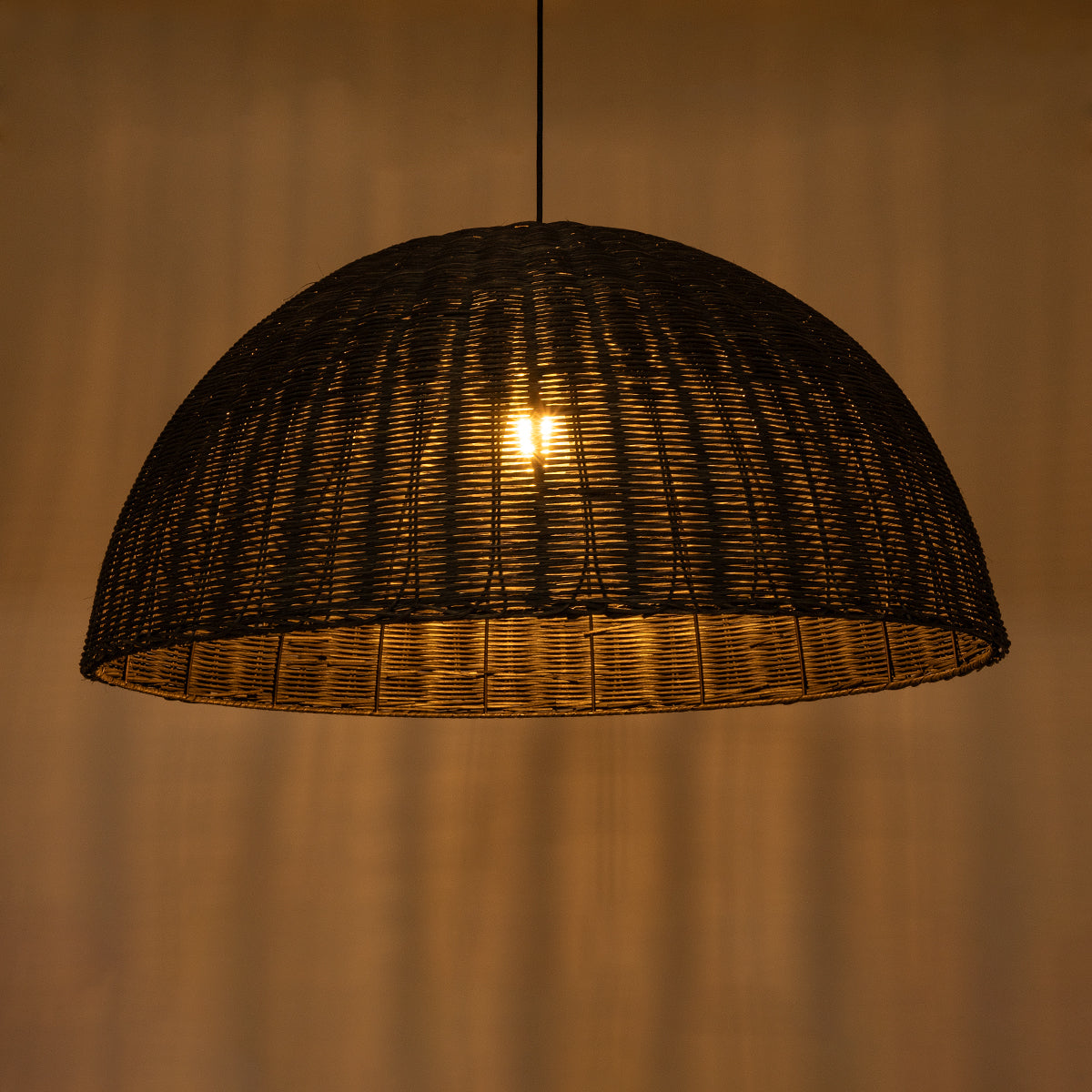 GloboStar® MONTANA 02384 Boho Κρεμαστό Φωτιστικό Καμπάνα Μονόφωτο 1 x E27 IP20 Μαύρο Ξύλο - Μ80 x Π80 x Υ40cm - ledmania.gr