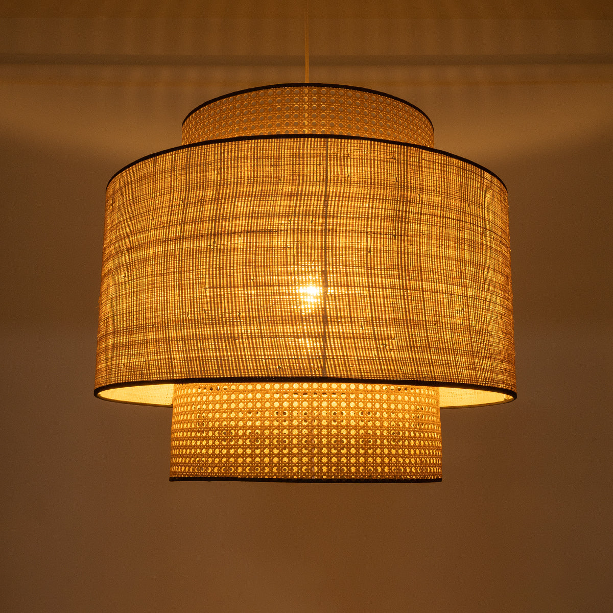 GloboStar® BRAVADO 02387 Boho Κρεμαστό Φωτιστικό Πλέγμα Μονόφωτο 1 x E27 IP20 Καφέ & Μπεζ Ξύλο - Μ70 x Π70 x Υ58cm - ledmania.gr
