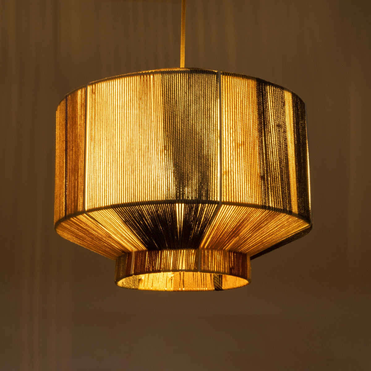 GloboStar® SALERNO 02388 Boho Κρεμαστό Φωτιστικό Οροφής Μονόφωτο 1 x E27 AC220-240V IP20 - Φ40 x Υ35cm - Γρι με Κίτρινο και Μπεζ - Καφέ με Μωβ Λεπτομέρεια Λεπτό Νήμα Πλέγμα Βαμβακερό Καπέλο - ledmania.gr