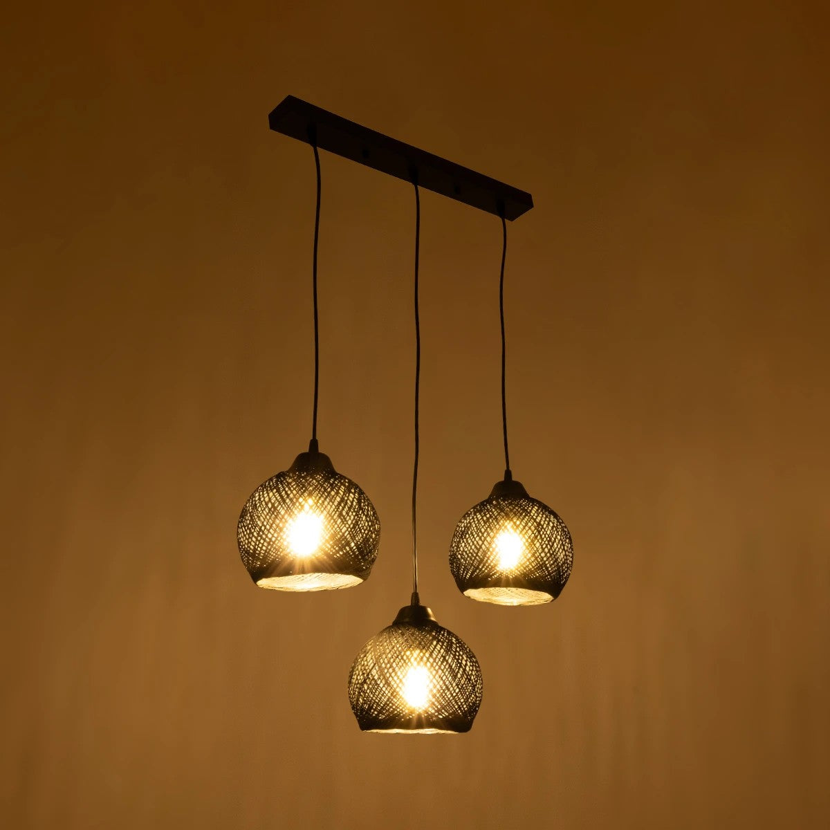 GLOBOSTAR® YASAM 203-0026 Vintage Κρεμαστό Φωτιστικό Οροφής με Ντουί 3 x E27 AC 220-240V IP20 - Μαύρο - Μ45 x Π18 x Υ30cm - ledmania.gr
