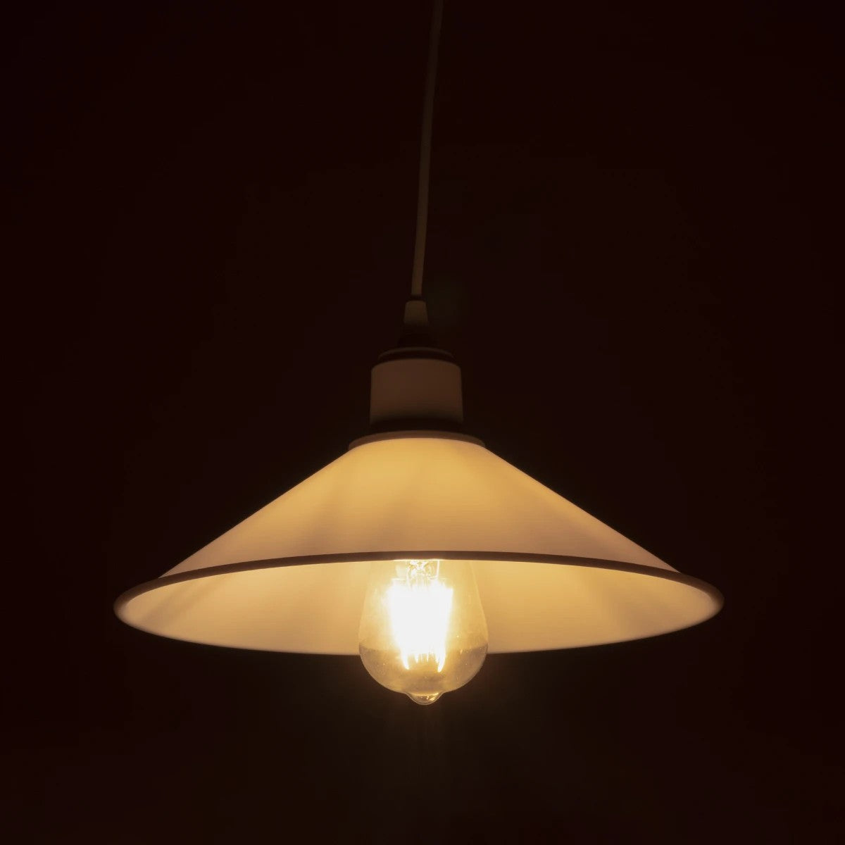 GLOBOSTAR® FERRO 203-0087 Μοντέρνο Κρεμαστό Φωτιστικό Οροφής με Ντουί 1 x E27 AC 220-240V IP20 - Λευκό - Μ30 x Π30 x Υ15cm - ledmania.gr