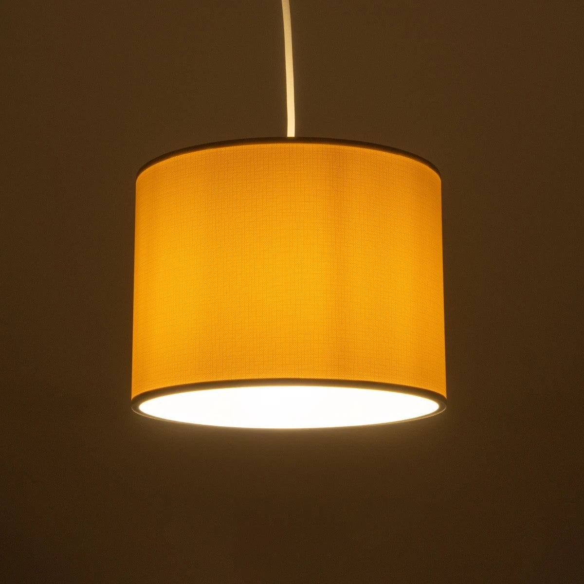 GloboStar® BLAZE 203-0106 Μοντέρνο Κρεμαστό Φωτιστικό Καπέλο Μονόφωτο 1 x E27 IP20 Μπεζ Ύφασμα - Μ22 x Π22 x Υ20cm - ledmania.gr