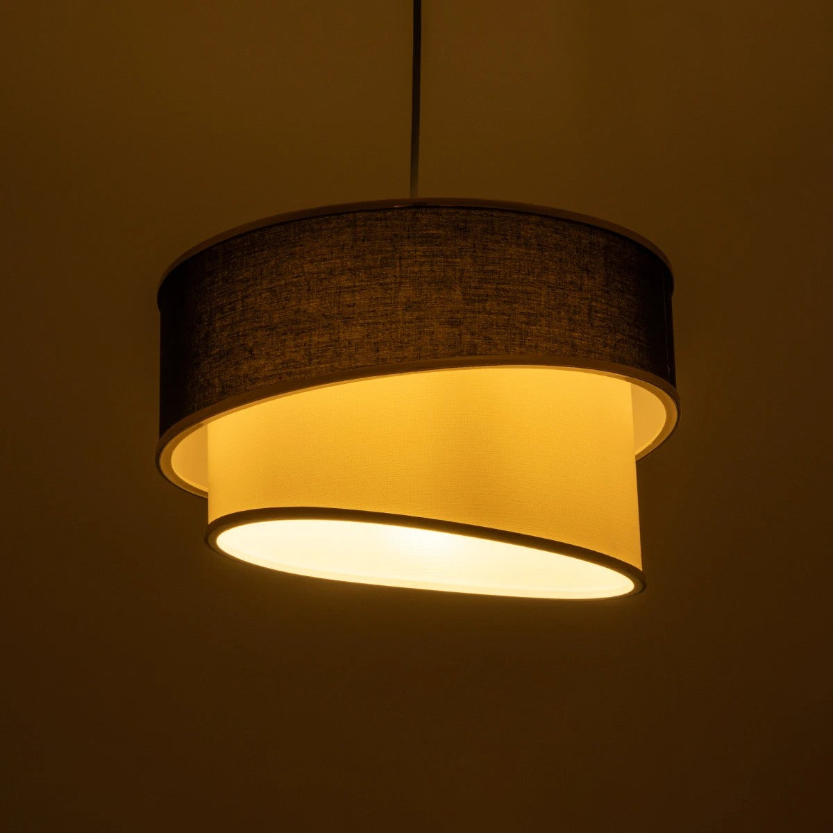 GLOBOSTAR® SONIA 203-0120 Μοντέρνο Κρεμαστό Φωτιστικό Οροφής με Ντουί 1 x E27 AC 220-240V IP20 - Μαύρο & Λευκό - Μ30 x Π30 x Υ24cm - ledmania.gr