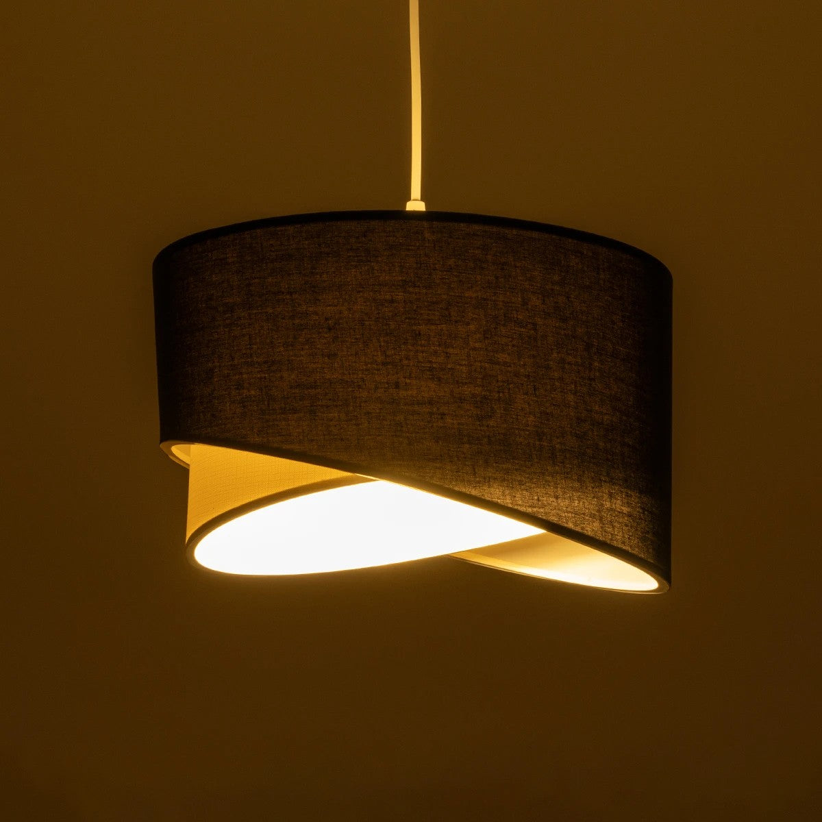 GLOBOSTAR® LILI 203-0176 Μοντέρνο Κρεμαστό Φωτιστικό Οροφής με Ντουί 1 x E27 AC 220-240V IP20 - Μαύρο & Λευκό - Μ30 x Π30 x Υ22cm