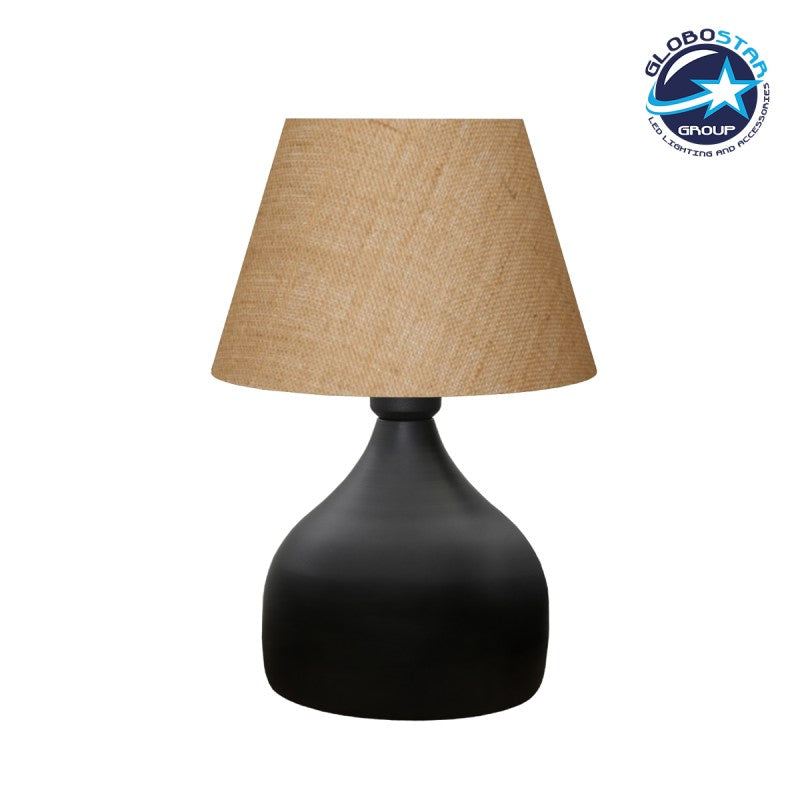 GloboStar® PYRAMID 204-0057 Μοντέρνο Eπιτραπέζιο Φωτιστικό Μονόφωτο 1 x E27 IP20 Μαύρο Μέταλλο με Μπεζ Ύφασμα - Μ22 x Π22 x Υ30cm - ledmania.gr