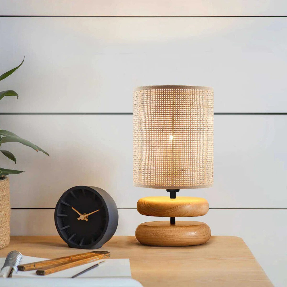 GloboStar® KLOO 204-0143 Boho Eπιτραπέζιο Φωτιστικό Μονόφωτο 1 x E14 IP20 Καφέ Ξύλο με Μπεζ Διάτρητο Ύφασμα - Μ15 x Π15 x Υ35cm - ledmania.gr