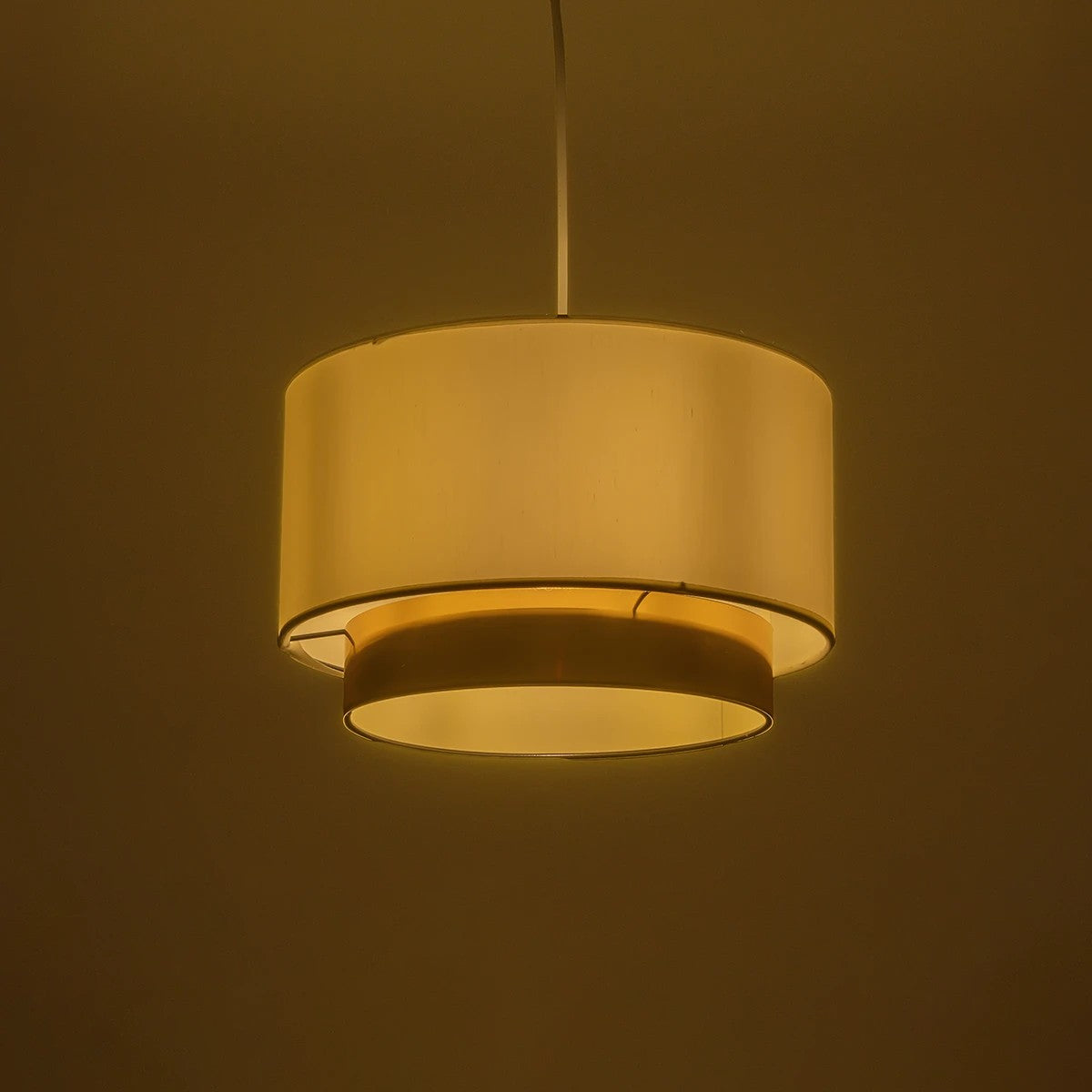 GLOBOSTAR® BASIL 204-0173 Μοντέρνο Κρεμαστό Φωτιστικό Οροφής με Ντουί 1 x E27 AC 220-240V IP20 - Μπεζ & Χρυσό - Μ30 x Π30 x Υ20cm