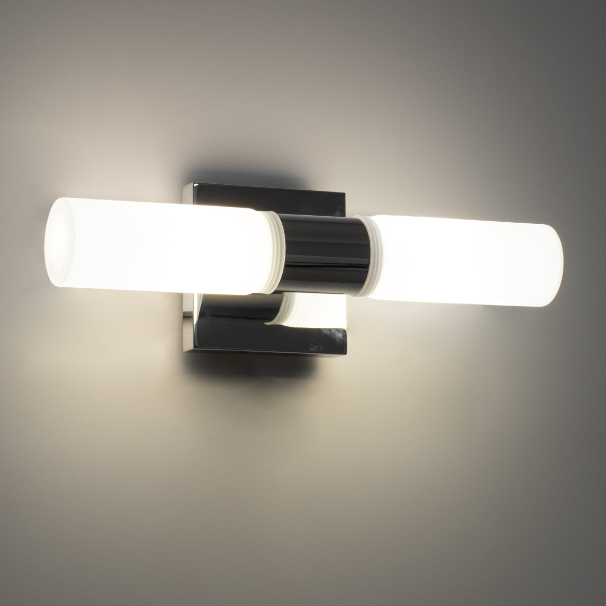 GLOBOSTAR® ANAIS 60410 Μοντέρνο Φωτιστικό Τοίχου - Απλίκα Καθρέπτη Μπάνιου με Ντουί 2 x G9 AC 220-240V IP20 - Νίκελ Χρώμιο - Μ34 x Π12 x Υ11cm