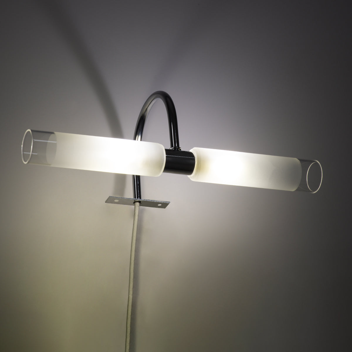 GloboStar® FLORA 60414 Μοντέρνο Φωτιστικό Τοίχου - Απλίκα Καθρέπτη Μπάνιου - Πίνακα 2 x G9 270° AC 220-240V IP44 Μ31 x Π13 x Υ12cm - Χρώμιο Νίκελ - 5 Χρόνια Εγγύηση - ledmania.gr