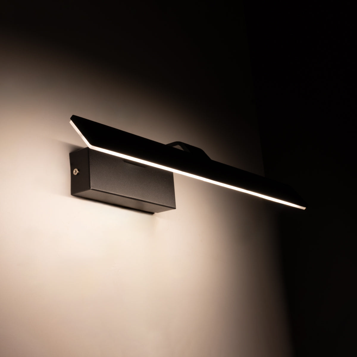 GloboStar® MIRROR 60514 Φωτιστικό Τοίχου - Απλίκα LED 12W 1440lm 120° AC 85-265V IP54 Φυσικό Λευκό 4500K Μαύρο Μέταλλο - Μ42 x Π5 x Υ15cm - 2 Xρόνια Εγγύηση - ledmania.gr