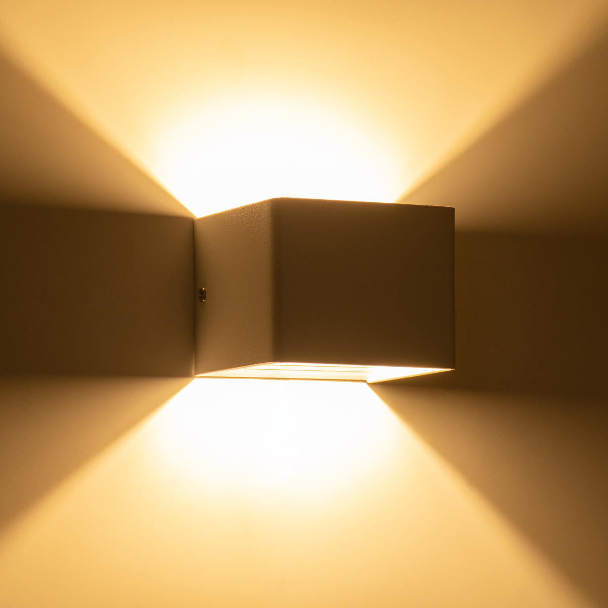 GLOBOSTAR® CIRCOA 60533 Μοντέρνο Φωτιστικό Τοίχου - Απλίκα LED 10W 1000lm 60° AC 220-240V Αδιάβροχο IP44 Θερμό Λευκό 2700K - Bridgelux COB Chip & TÜV SÜD Driver - Λευκό Ματ - Μ10 x Π8 x Υ10cm - 5 Χρόνια Εγγύηση