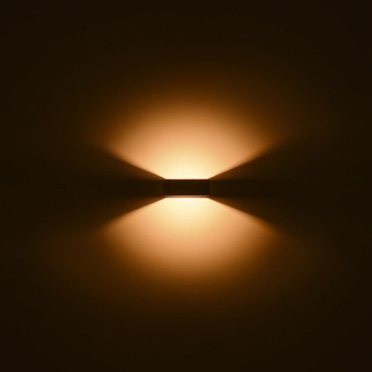 kelvo® AURA KLV-101-0118 Μοντέρνο Φωτιστικό Τοίχου - Απλίκα LED 7W 875lm 45° AC 220-240V Αδιάβροχο IP65 Θερμό Λευκό 2700K - Bridgelux COB Chip & TÜV SÜD Driver - Λευκό Ματ - Μ15 x Π12.5 x Υ4.5cm - 5 Χρόνια Εγγύηση - ledmania.gr