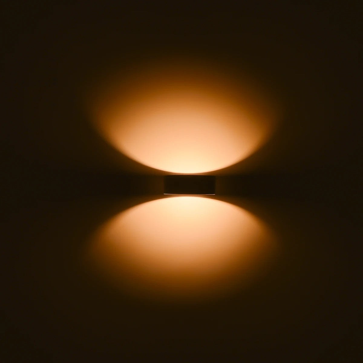 kelvo® AURA KLV-101-0115 Μοντέρνο Φωτιστικό Τοίχου - Απλίκα LED 7W 875lm 45° AC 220-240V Αδιάβροχο IP65 Θερμό Λευκό 2700K - Bridgelux COB Chip & TÜV SÜD Driver - Λευκό Ματ - Μ15 x Π13 x Υ4.5cm - 5 Χρόνια Εγγύηση - ledmania.gr