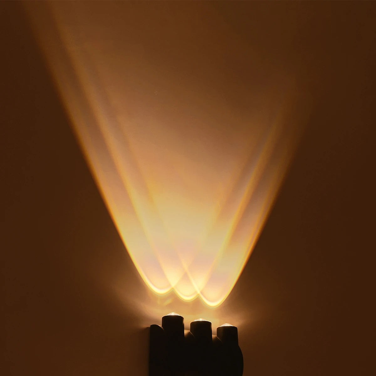 GLOBOSTAR® ARC 60680 Μοντέρνο Φωτιστικό Τοίχου - Απλίκα LED 12W 1500lm 30° AC 220-240V Αδιάβροχο IP65 Θερμό Λευκό 2700K - CREE XPE Chip & TÜV SÜD Driver - Μαύρο Ματ - Μ14 x Π4.8 x Υ11.5cm - 5 Χρόνια Εγγύηση - ledmania.gr