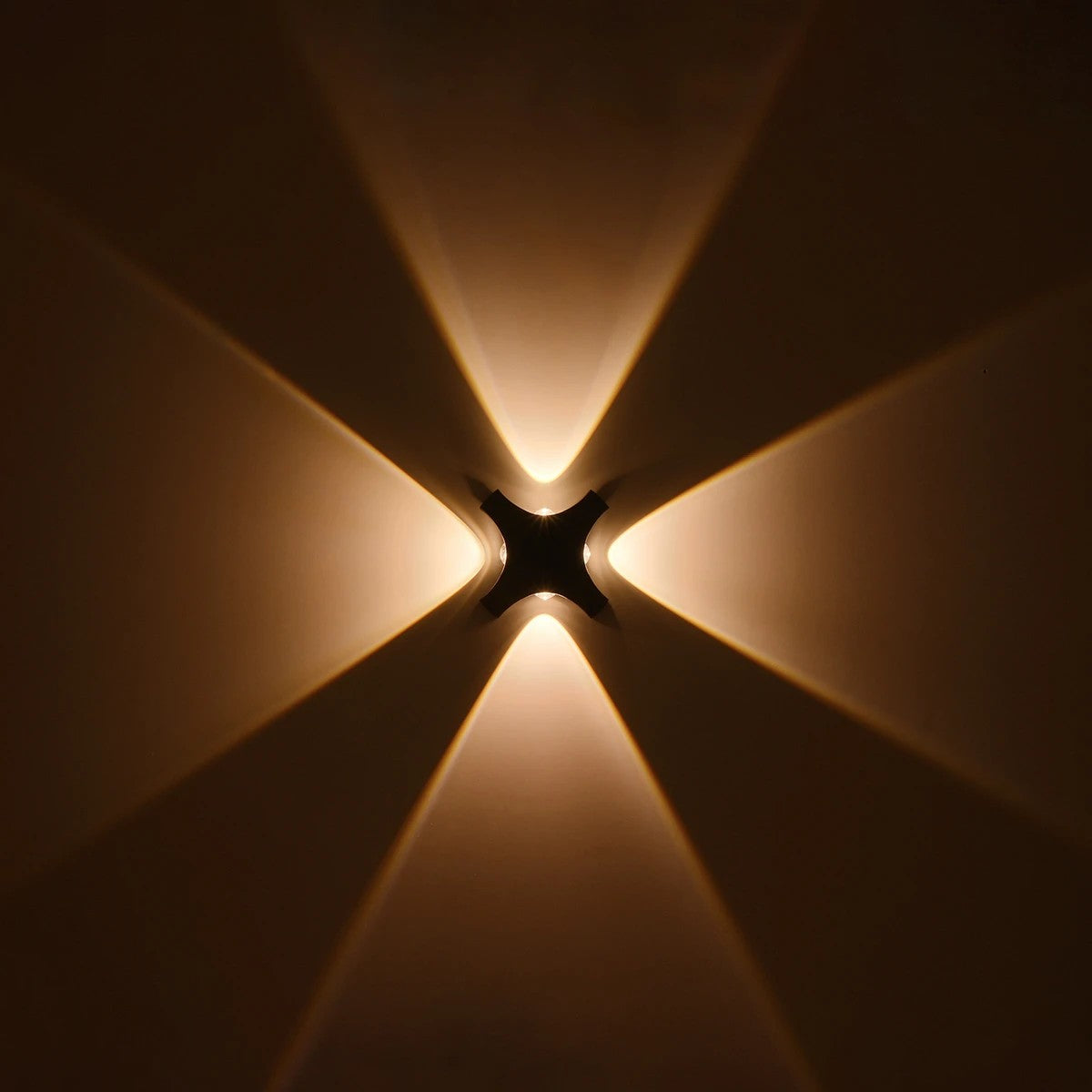 GLOBOSTAR® SPARK 60683 Μοντέρνο Φωτιστικό Τοίχου - Απλίκα LED 8W 1000lm 30° AC 220-240V Αδιάβροχο IP65 Θερμό Λευκό 2700K - CREE XPE Chip & TÜV SÜD Driver - Μαύρο Ματ - Μ14.5 x Π5 x Υ14.5cm - 5 Χρόνια Εγγύηση - ledmania.gr