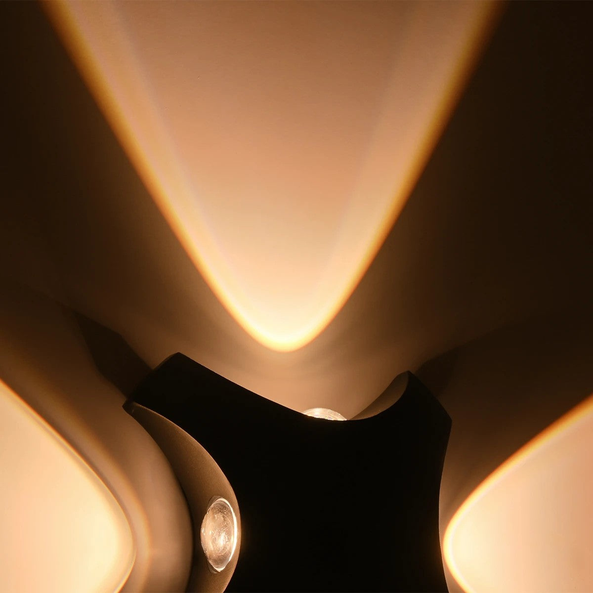 GLOBOSTAR® SPARK 60683 Μοντέρνο Φωτιστικό Τοίχου - Απλίκα LED 8W 1000lm 30° AC 220-240V Αδιάβροχο IP65 Θερμό Λευκό 2700K - CREE XPE Chip & TÜV SÜD Driver - Μαύρο Ματ - Μ14.5 x Π5 x Υ14.5cm - 5 Χρόνια Εγγύηση - ledmania.gr