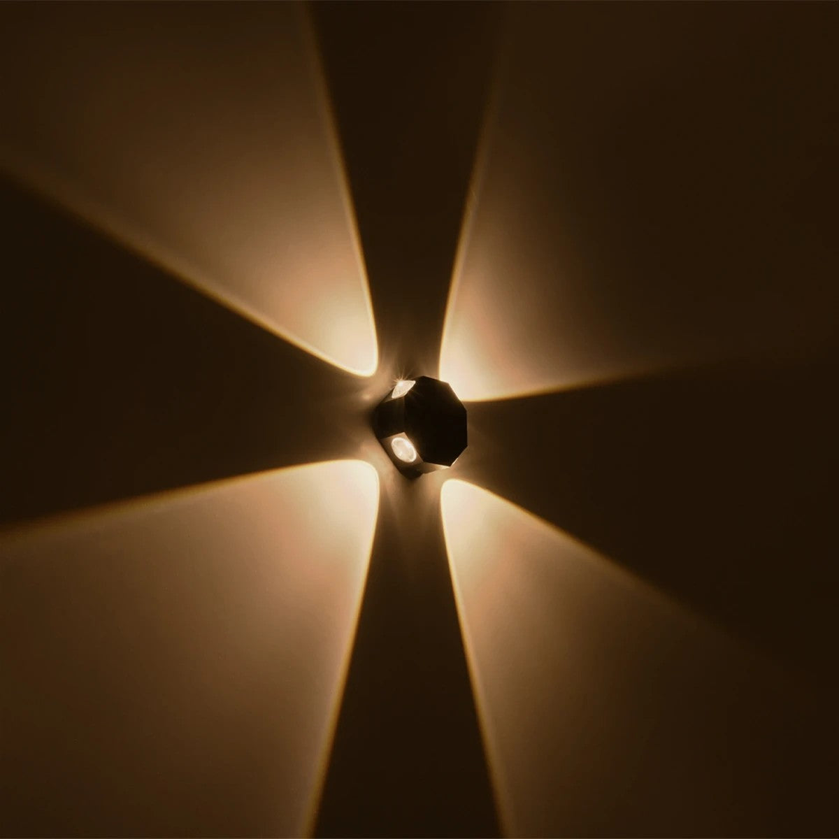 GLOBOSTAR® HIKARI 60687 Μοντέρνο Φωτιστικό Τοίχου - Απλίκα LED 8W 1000lm 30° AC 220-240V Αδιάβροχο IP65 Θερμό Λευκό 2700K - CREE XPE Chip & TÜV SÜD Driver - Μαύρο Ματ - Μ10 x Π4 x Υ10cm - 5 Χρόνια Εγγύηση - ledmania.gr