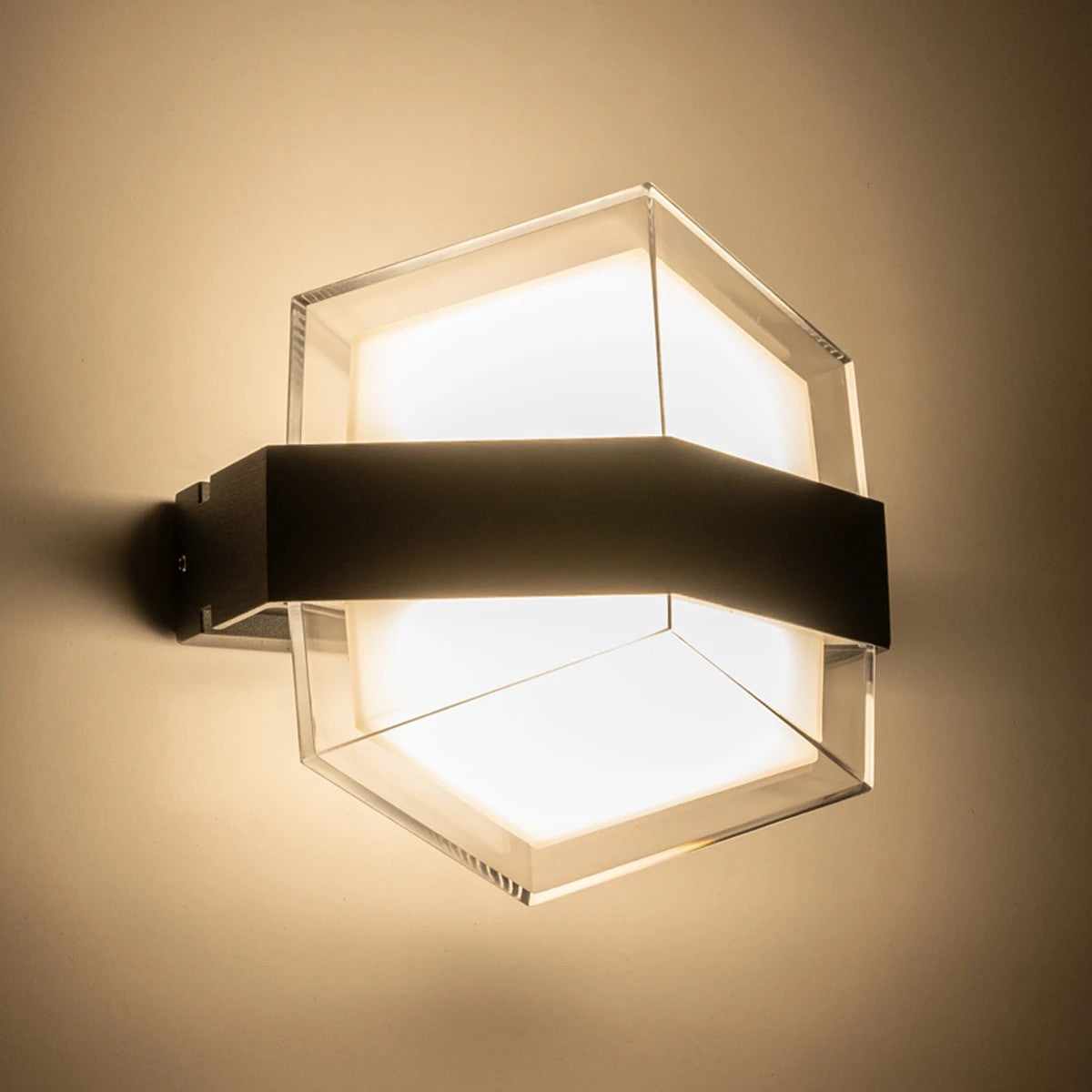 GLOBOSTAR® EMPIRE 60780 Μοντέρνο Φωτιστικό Τοίχου - Απλίκα LED 12W 1260lm 120° AC 220-240V Αδιάβροχο IP65 Φυσικό Λευκό 4500K - Bridgelux SMD Chip & TÜV SÜD Driver - Μαύρο Ματ - Μ18.5 x Π17 x Υ10cm - 3 Χρόνια Εγγύηση - ledmania.gr