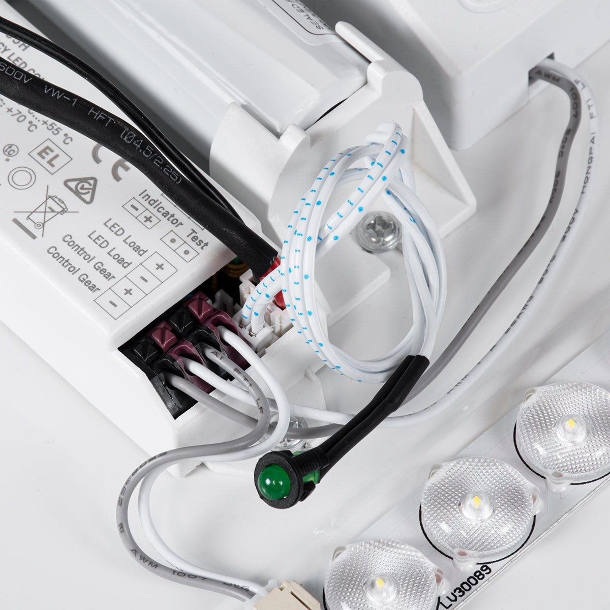 GloboStar® EMERGANO 60993 Πλαφονιέρα Οροφής LED 30W 2850lm 120° AC 220-240V με Ενσωματωμένο Σύστημα Emergency Li-ion 3450mAh/12.8Wh με Αυτονομία 3hrs - Αδιάβροχη IP54 Φ38 x Υ5.3cm Φυσικό Λευκό 4500K - Λευκό - Bridgelux Chips - 3 Years Warranty - ledmania.gr
