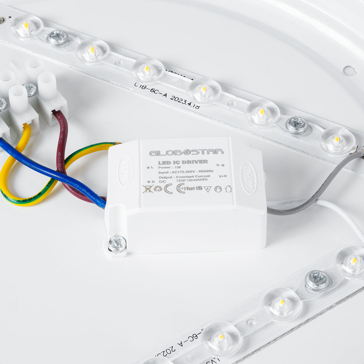 GloboStar® CELANO 61007 LED Πλαφονιέρα Οροφής Στρόγγυλη Φ26 20W 1800lm 120° AC 220-240V Αδιάβροχη IP54 Φ26 x Υ6cm Θερμό Λευκό 2700K - 3 Χρόνια Εγγύηση - ledmania.gr