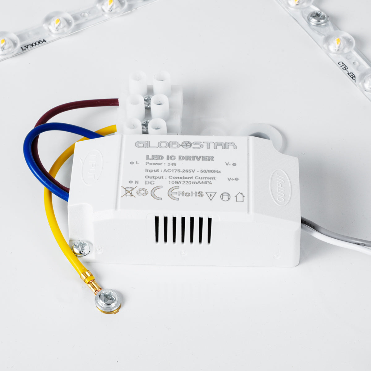 GLOBOSTAR® CELANO 61008 Φωτιστικό Πλαφονιέρα Οροφής LED 30W 3000lm 120° AC 220-240V Αδιάβροχο IP54 Ψυχρό Λευκό 6000K - Lumileds SMD Chip - Λευκό Γαλακτερό - Μ33 x Π33 x Υ6cm - 3 Χρόνια Εγγύηση - ledmania.gr