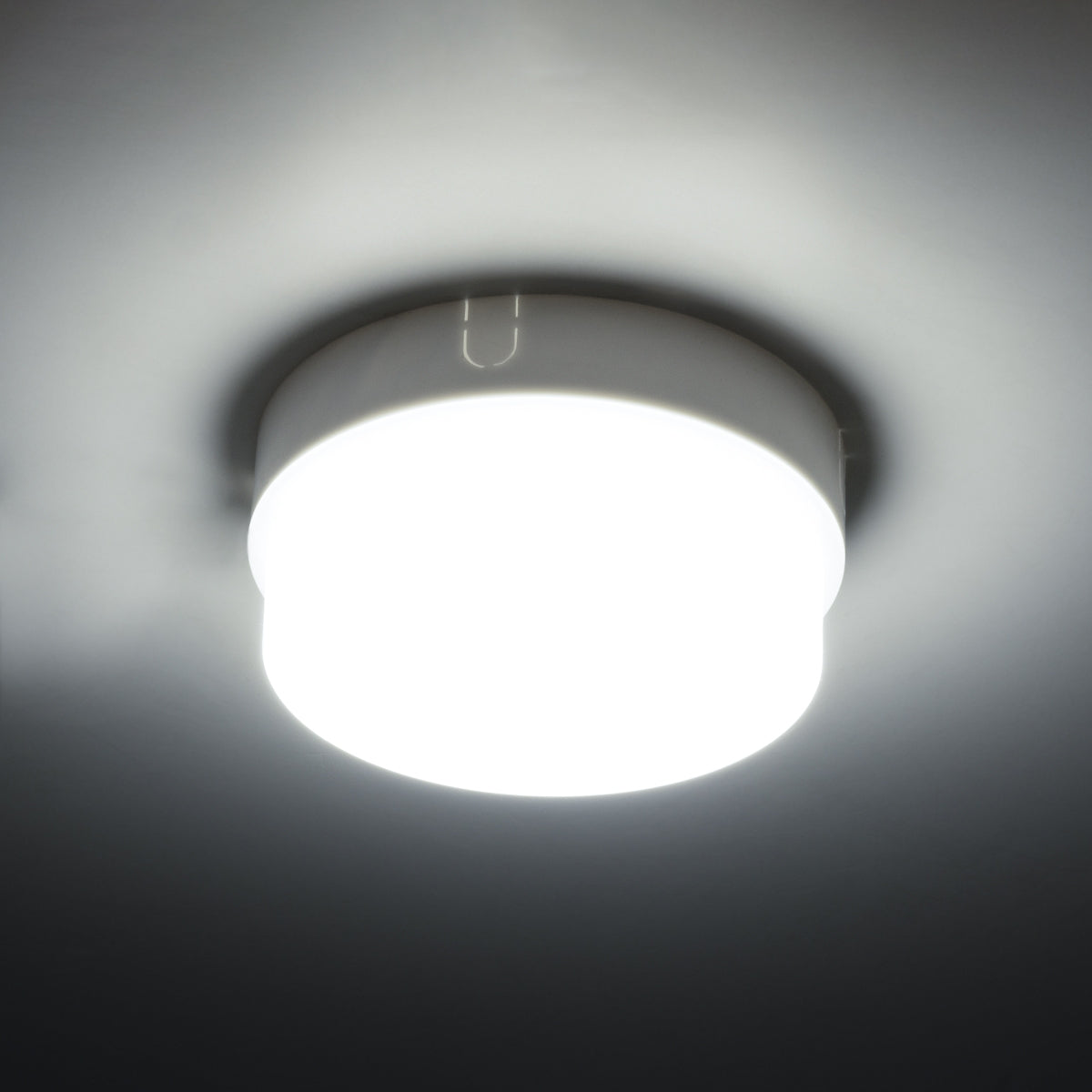 GloboStar® REVANO 61011 LED Πλαφονιέρα Οροφής Στρόγγυλη Φ12 12W 1200lm 180° AC 220-240V Αδιάβροχη IP54 Φ12 x Υ4.5cm Ψυχρό Λευκό 6000K - 2 Χρόνια Εγγύηση - ledmania.gr