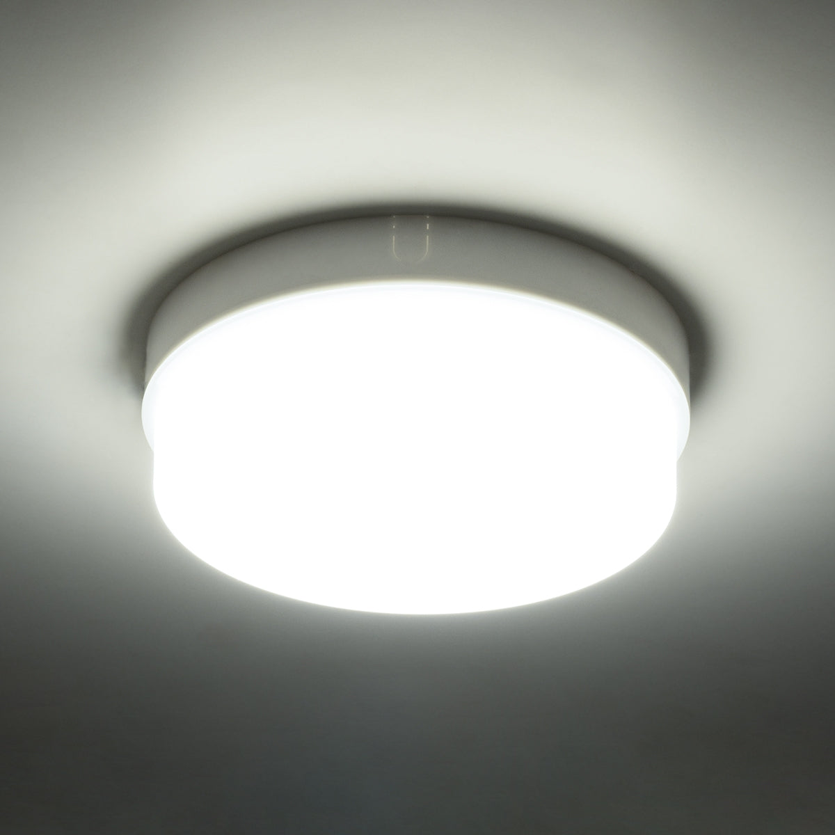 GloboStar® REVANO 61014 LED Πλαφονιέρα Οροφής Στρόγγυλη Φ17 15W 1500lm 180° AC 220-240V Αδιάβροχη IP54 Φ17 x Υ5cm Ψυχρό Λευκό 6000K - 2 Χρόνια Εγγύηση - ledmania.gr