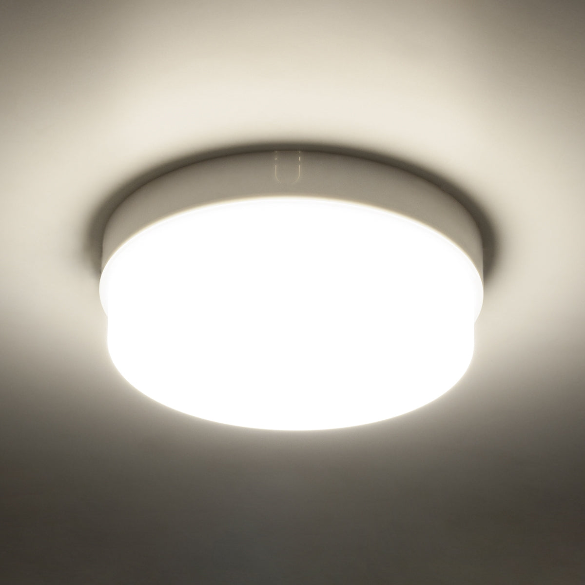 GloboStar® REVANO 61015 LED Πλαφονιέρα Οροφής Στρόγγυλη Φ17 15W 1425lm 180° AC 220-240V Αδιάβροχη IP54 Φ17 x Υ5cm Φυσικό Λευκό 4500K - 2 Χρόνια Εγγύηση - ledmania.gr