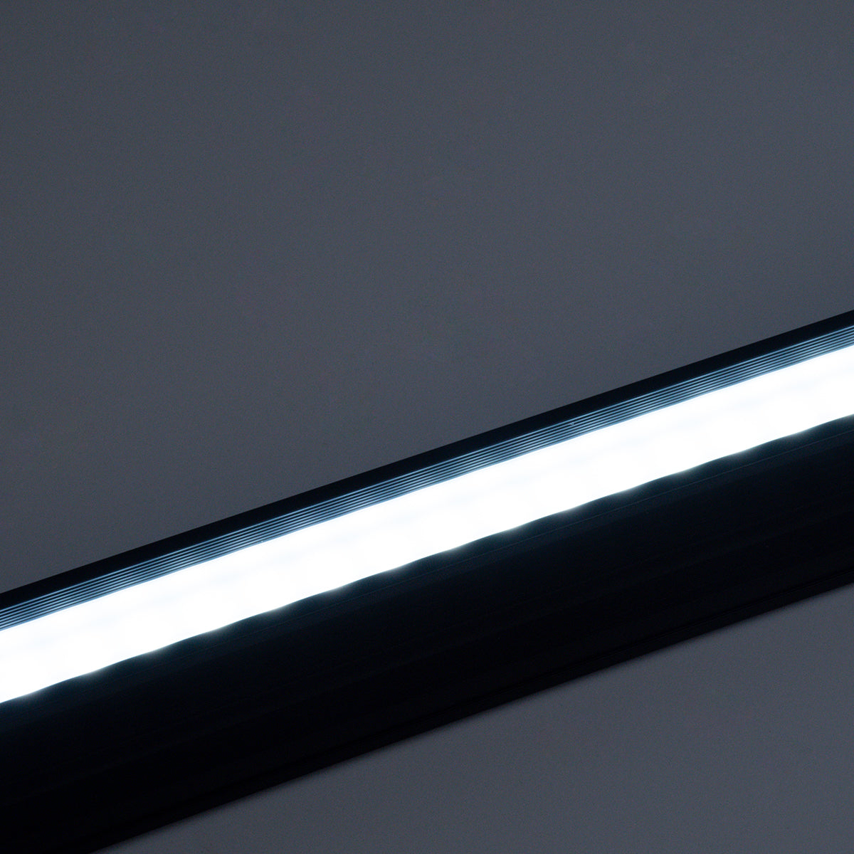 GloboStar® MARKET 61020-S Γραμμικό Φωτιστικό Οροφής Linear LED 18W 2230lm 60° AC 220-240V Μ120 x Π2 x Υ4cm Ψυχρό Λευκό 6000K - Μαύρο - 3 Years Warranty - ledmania.gr