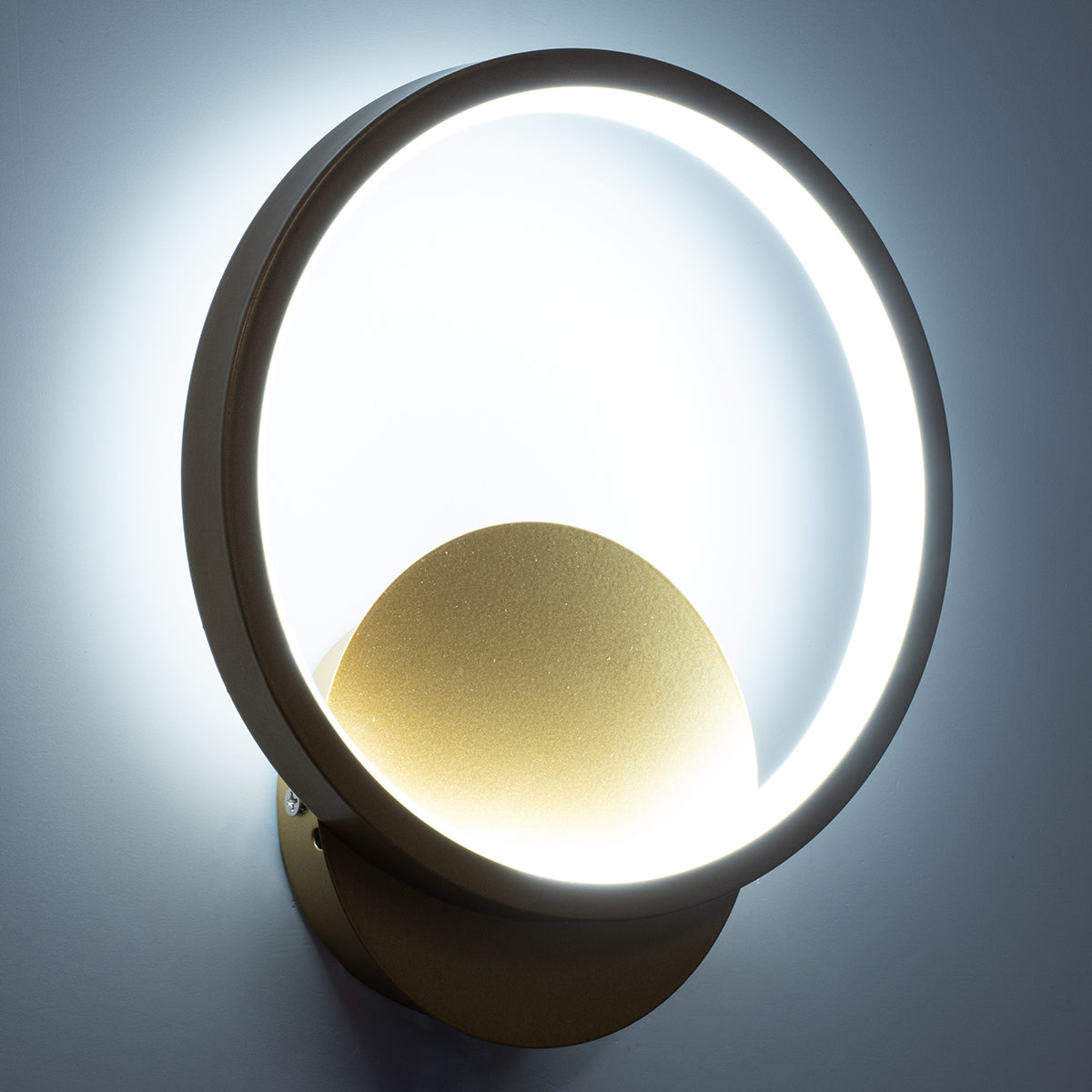 GLOBOSTAR® TED 61072 Μοντέρνο Φωτιστικό Τοίχου - Απλίκα LED 9W 1080lm 300° AC 220-240V IP20 Ρυθμιζόμενο Λευκό CCT με On/Off 2700K/4500K/6000K - Lumileds SMD Chip - Χρυσό Βούρτσας - Μ20 x Π5.5 x Υ23cm - 3 Χρόνια Εγγύηση - ledmania.gr