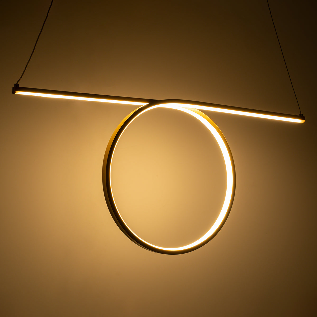 GLOBOSTAR® ROME 61297 Μοντέρνο Κρεμαστό Φωτιστικό Οροφής LED 24W 2640lm 200° AC 220-240V IP20 Ρυθμιζόμενο Λευκό CCT με On/Off 2700K/4500K/6000K - Lumileds SMD Chip - Χρυσό Βούρτσας - Μ65.5 x Π4 x Υ33cm - 3 Χρόνια Εγγύηση - ledmania.gr