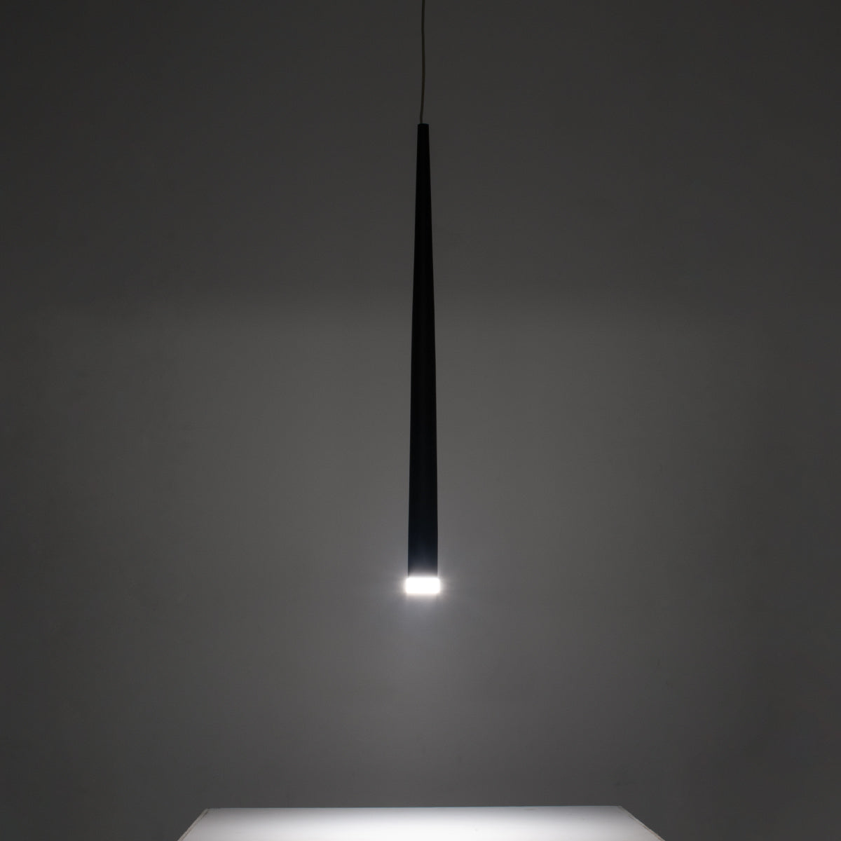 GloboStar® TEARS 61309 Κρεμαστό Φωτιστικό Οροφής Design LED CCT 3W 330lm 180° AC 220-240V - Εναλλαγή Φωτισμού μέσω Διακόπτη On/Off All In One Ψυχρό 6000k+Φυσικό 4500k+Θερμό 2700k Φ3.2 x Υ51.5cm - Μαύρο - 3 Years Warranty - ledmania.gr