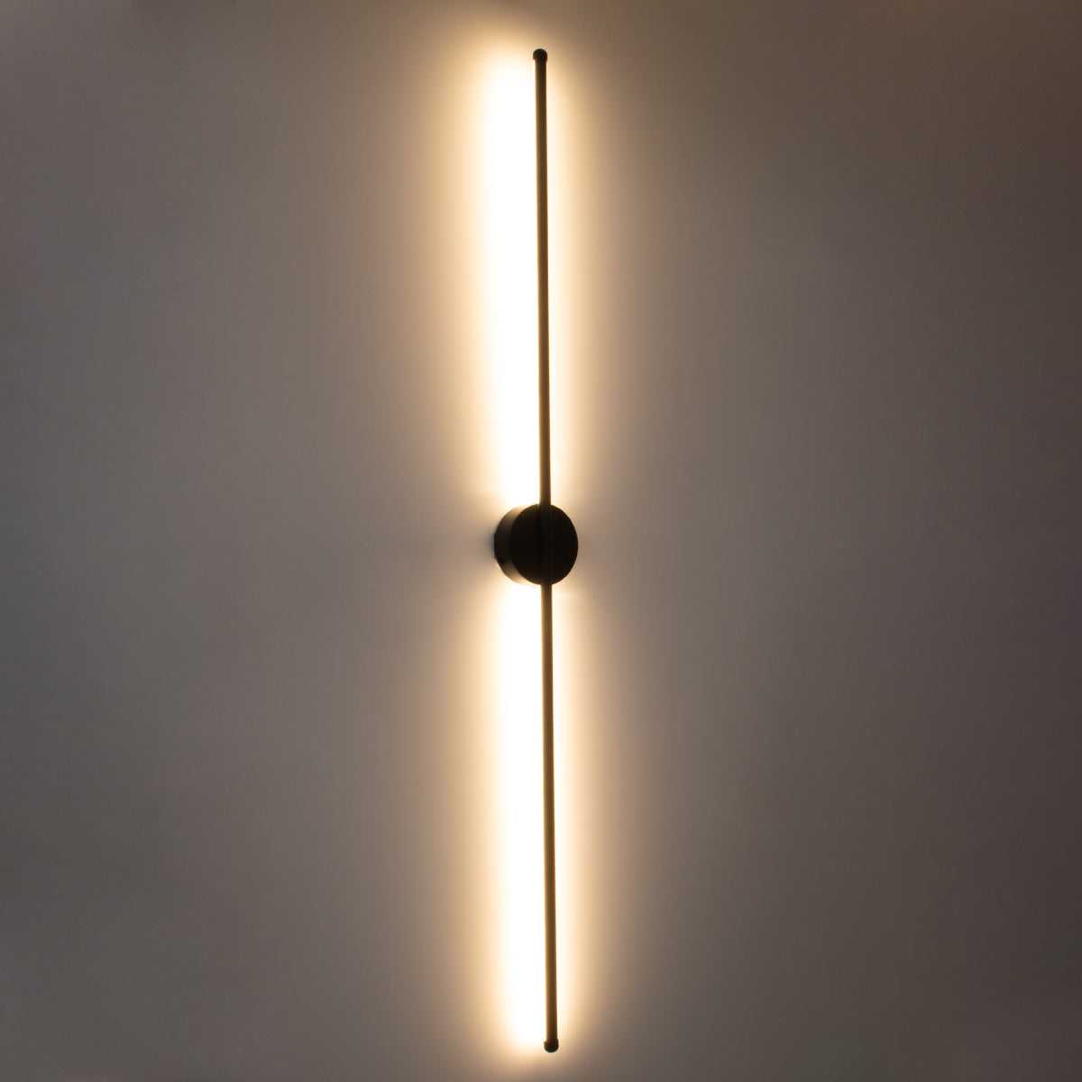 GLOBOSTAR® DIADEM 61333 Μοντέρνο Φωτιστικό Τοίχου - Απλίκα LED 18W 2160lm 120° AC 220-240V IP20 Ρυθμιζόμενο Λευκό CCT με On/Off 2700K/4500K/6000K - Lumileds SMD Chip - Μαύρο Ματ - Μ10 x Π4 x Υ120cm - 3 Χρόνια Εγγύηση - ledmania.gr